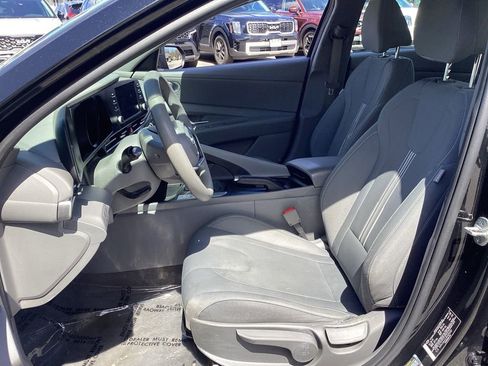 Used 2023 Hyundai Elantra SEL FWD image 13