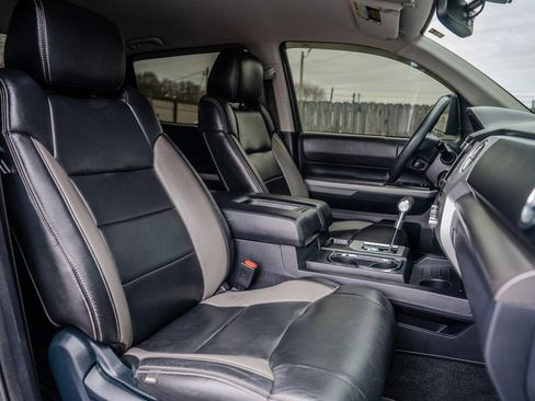 Used 2018 Toyota Tundra SR5 w/ SR5 Upgrade Package image 31