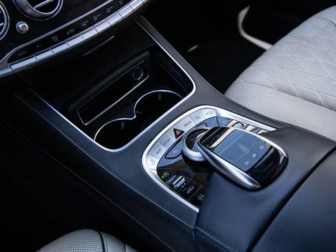 Used 2020 Mercedes-Benz S 560 Sedan image 12