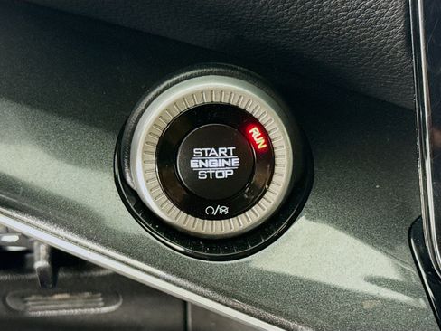 Used 2023 Jeep Wagoneer 4WD w/ HD Trailer Tow Package image 20