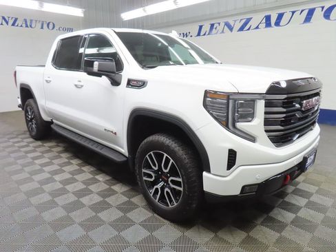 Used 2025 GMC Sierra 1500 AT4 w/ AT4 Premium Package AWD/4WD image 3