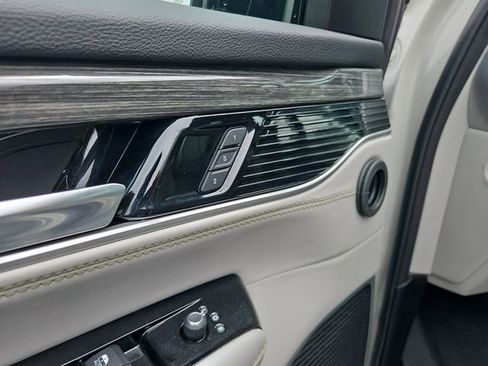 Used 2022 Jeep Wagoneer Series III w/ Convenience Group I RWD image 20