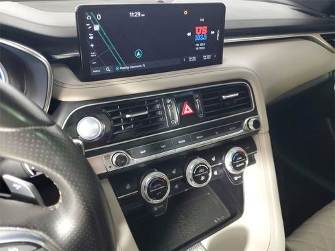 Used 2022 Genesis G70 3.3T image 18