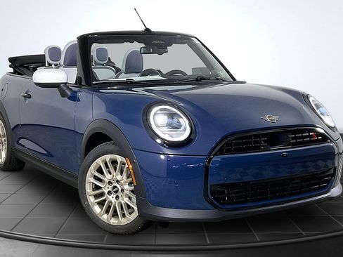 New 2026 MINI Cooper S image 2