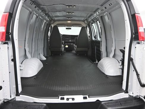 New 2026 Chevrolet Express 2500 w/ Driver Convenience Package image 11