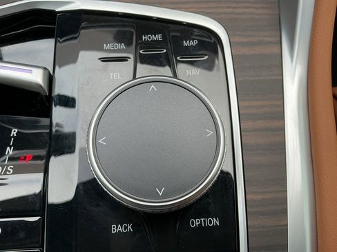 Used 2025 BMW X6 xDrive40i w/ Climate Comfort Package image 14