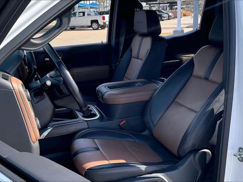 Used 2021 Chevrolet Silverado 1500 High Country w/ Technology Package image 8