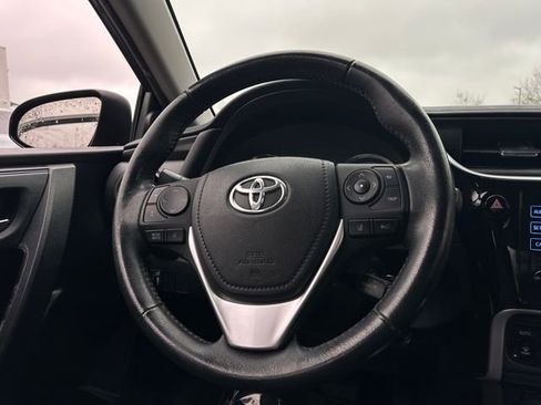 Used 2019 Toyota Corolla SE image 18