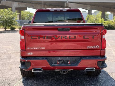 Used 2021 Chevrolet Silverado 1500 High Country w/ Technology Package AWD/4WD image 4