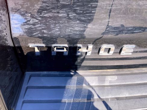 Used 2018 Chevrolet Tahoe LT w/ Luxury Package image 9