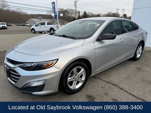 Used 2021 Chevrolet Malibu LS FWD image 1