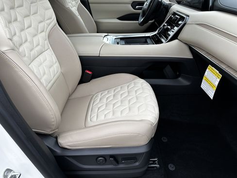 New 2026 Nissan Armada Platinum image 13