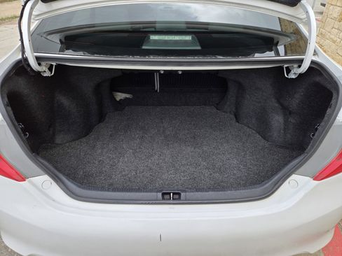 Used 2012 Toyota Camry LE FWD image 16