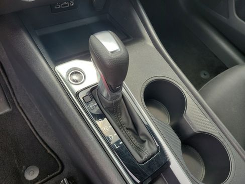 Used 2025 Nissan Altima 2.5 SV FWD image 29