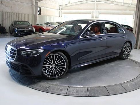 Used 2022 Mercedes-Benz S 580 4MATIC Sedan image 4