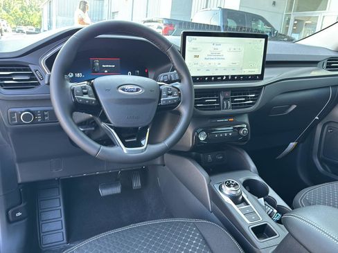New 2025 Ford Escape Active w/ Active Premium Tech Pack FWD image 16