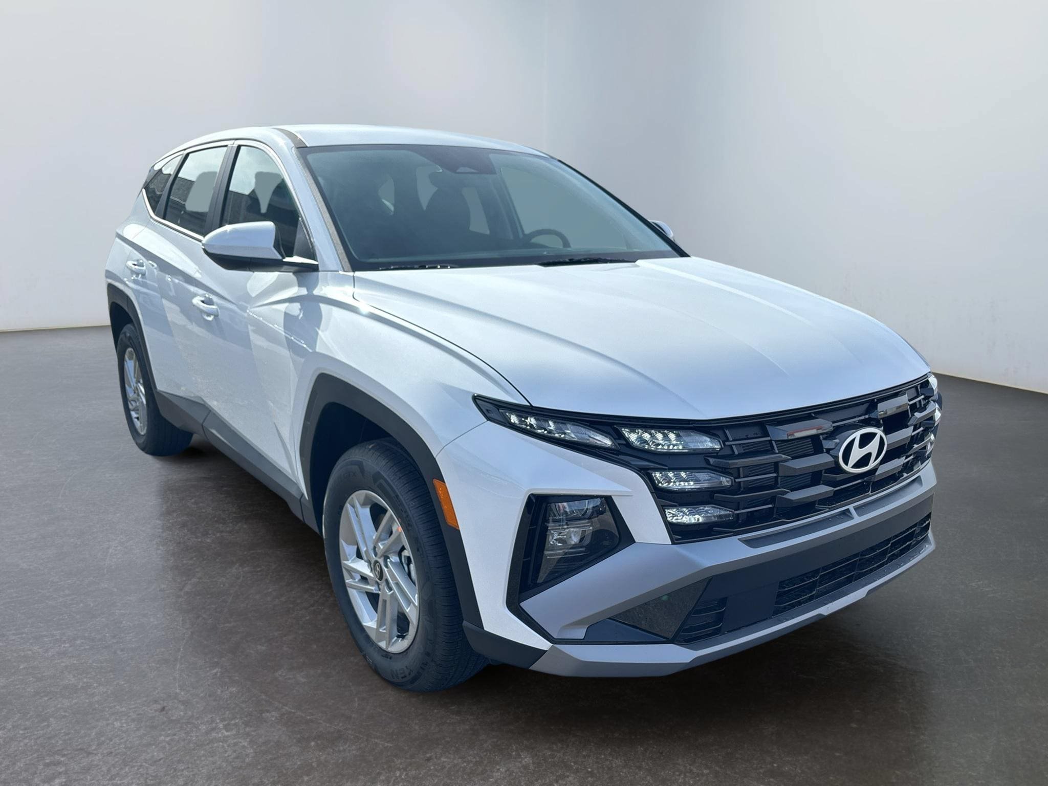 New 2026 Hyundai Tucson SE AWD/4WD image 3