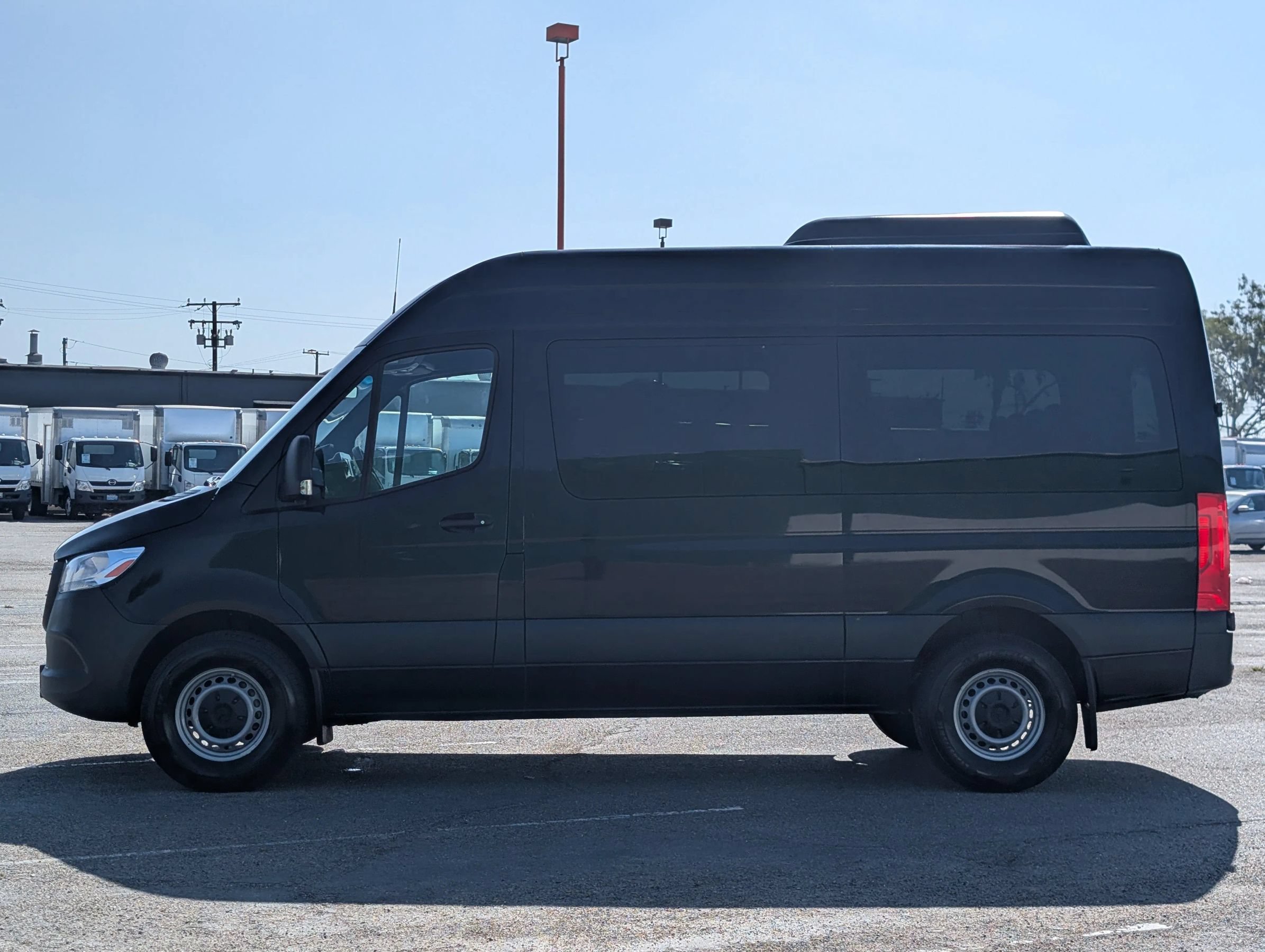 Used 2024 Mercedes-Benz Sprinter 2500 image 3