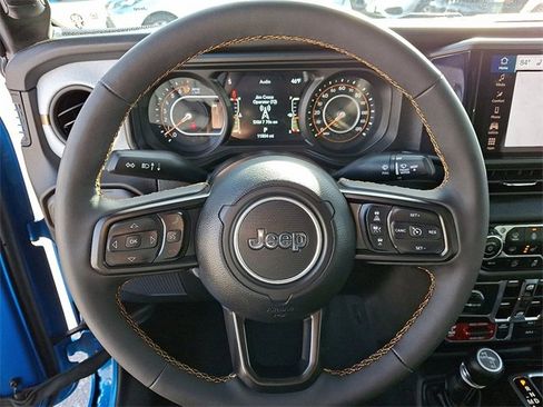 Used 2024 Jeep Gladiator Sport image 18