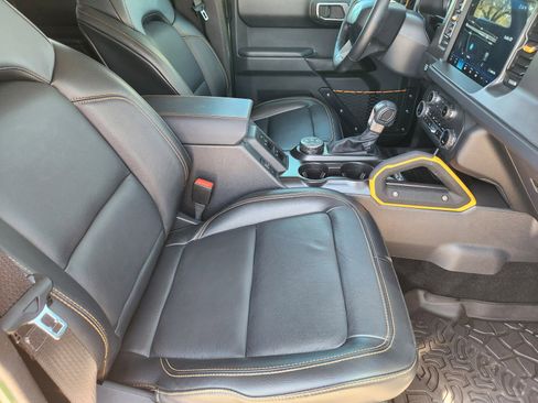 Used 2024 Ford Bronco Badlands image 11