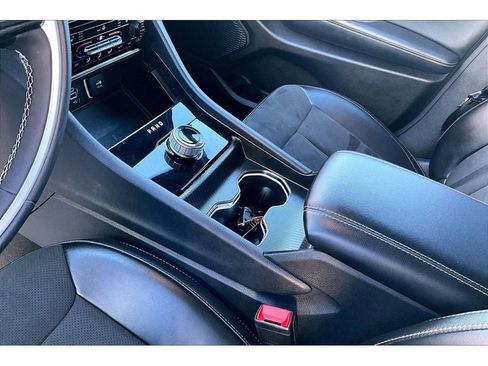 Used 2024 Jeep Grand Cherokee L Laredo image 15