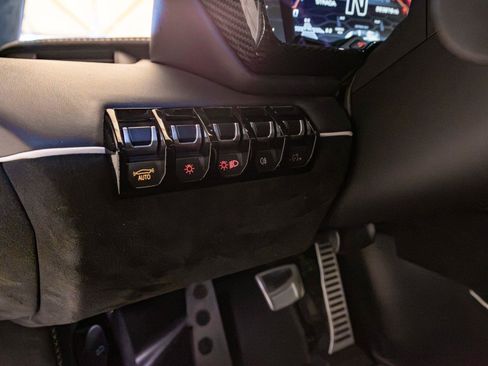 Used 2020 Lamborghini Aventador SVJ AWD/4WD image 27