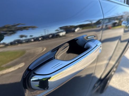 Used 2015 Toyota 4Runner Limited image 10