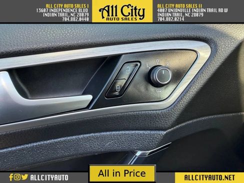 Used 2015 Volkswagen Golf S image 19