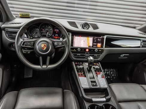 Certified 2026 Porsche Macan AWD/4WD image 13