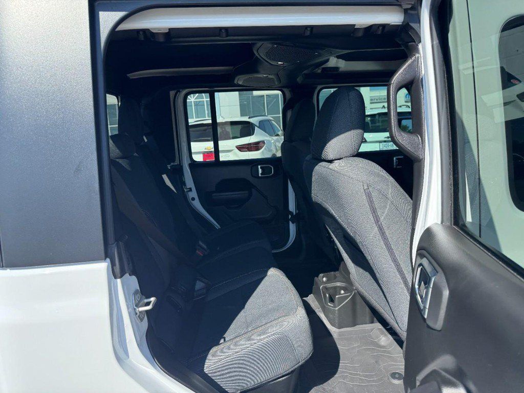 Used 2024 Jeep Gladiator Sport AWD/4WD image 13