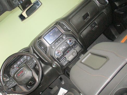 Certified 2022 GMC Sierra 1500 AT4 w/ AT4 Premium Package AWD/4WD image 23