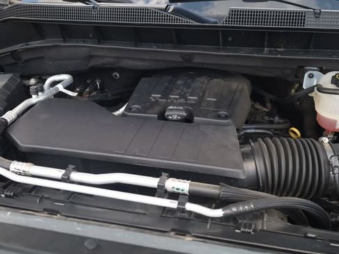 Used 2024 Chevrolet Silverado 1500 LT AWD/4WD image 9
