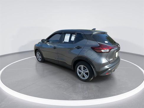 Certified 2022 Nissan Kicks S image 6