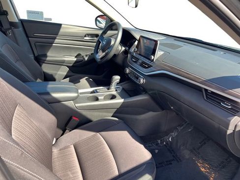 Used 2025 Nissan Altima 2.5 SV FWD image 20