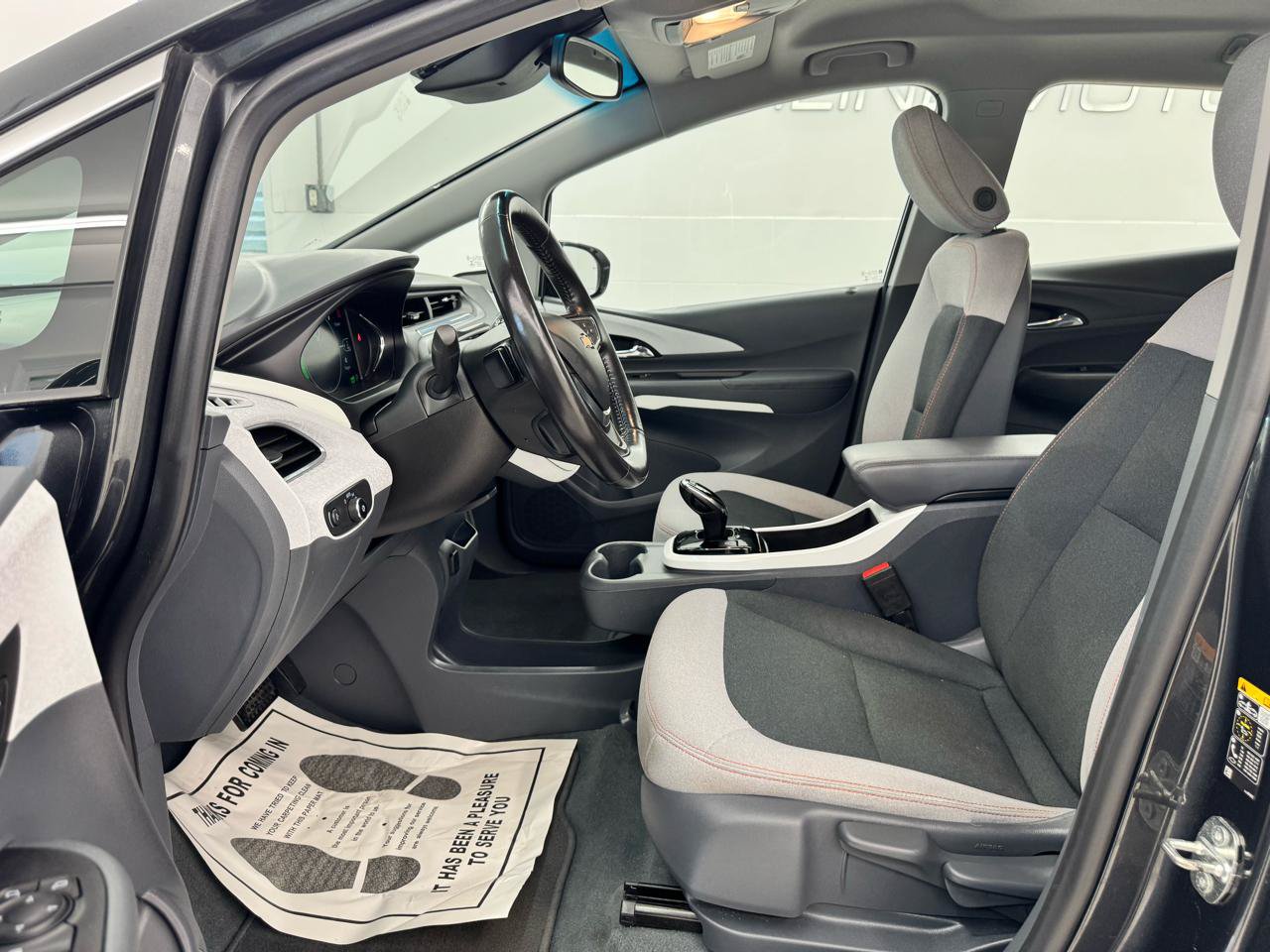 Used 2020 Chevrolet Bolt LT FWD image 9