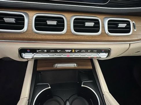 Used 2022 Mercedes-Benz GLE 350 4MATIC image 22