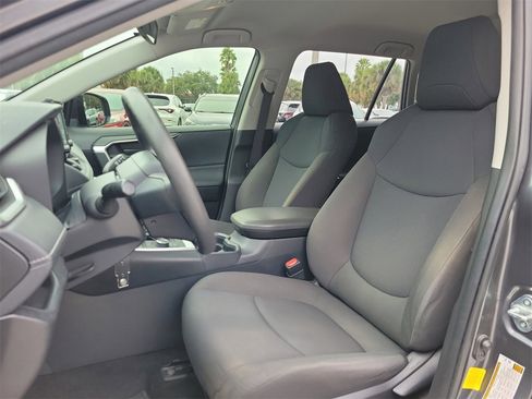 Used 2019 Toyota RAV4 LE image 16