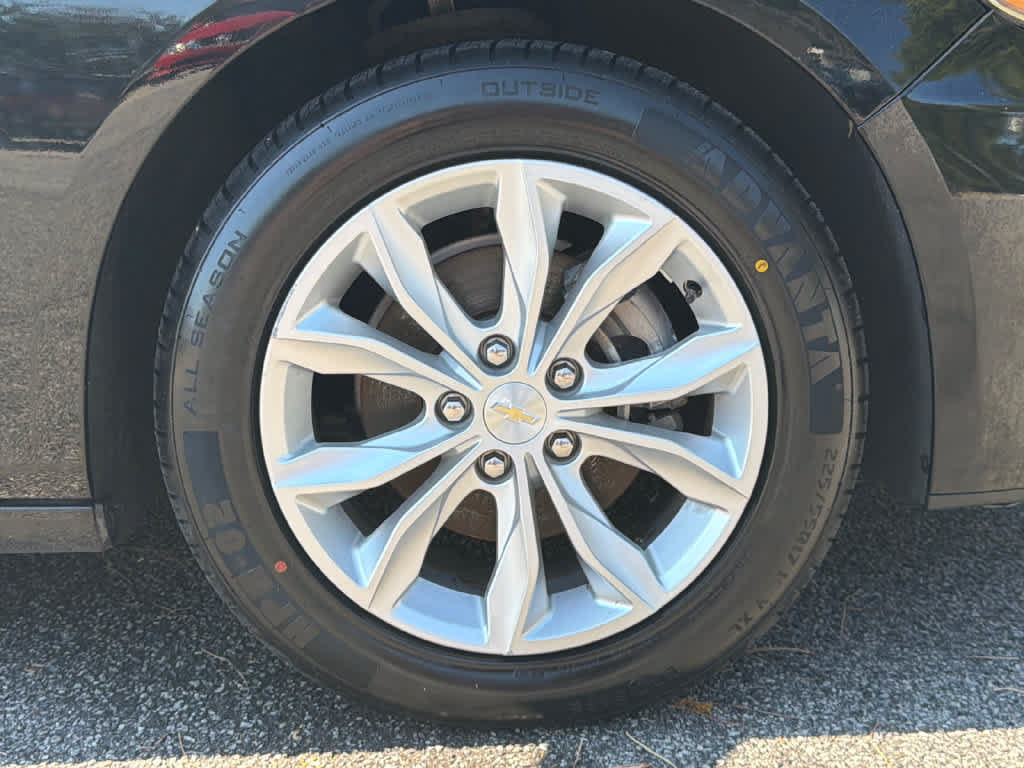 Used 2023 Chevrolet Malibu LT FWD image 12
