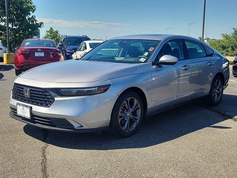 Certified 2023 Honda Accord EX image 3