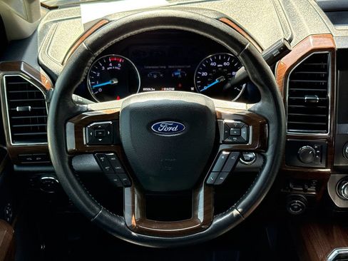 Used 2020 Ford F350 Lariat w/ Lariat Ultimate Package AWD/4WD image 16