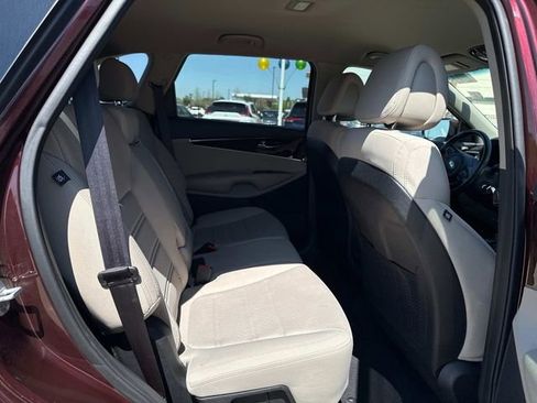 Used 2016 Kia Sorento LX w/ LX Convenience Package image 14