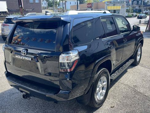 Used 2017 Toyota 4Runner SR5 Premium AWD/4WD image 5