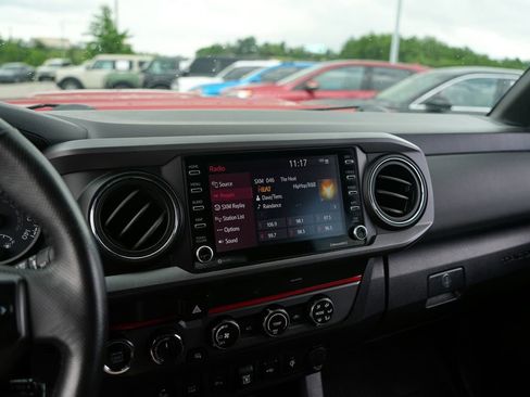 Used 2020 Toyota Tacoma TRD Sport w/ Technology Package AWD/4WD image 13