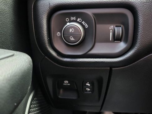 Used 2020 RAM 1500 Big Horn AWD/4WD image 14