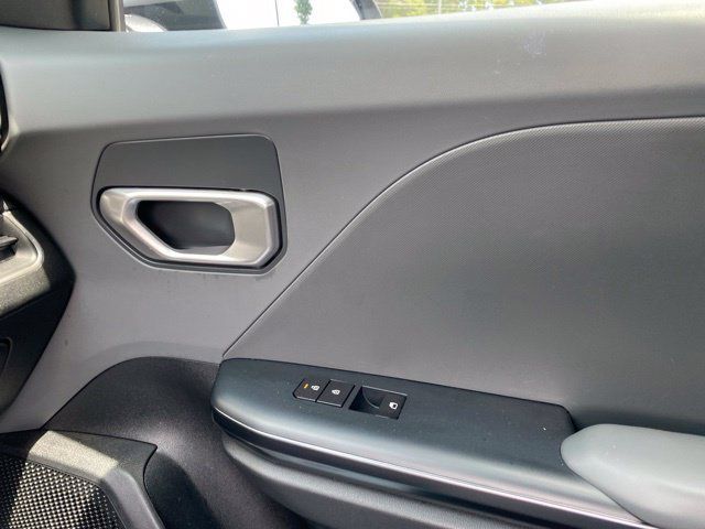 Used 2025 Kia K4 FWD image 17
