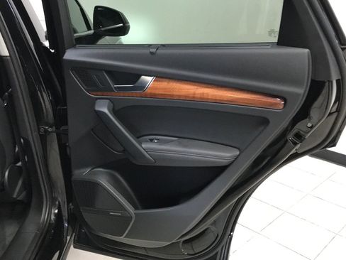 Used 2023 Audi Q5 2.0T Premium Plus w/ Premium Plus Package AWD/4WD image 14