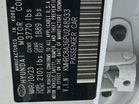 Used 2023 Hyundai Venue SEL image 12