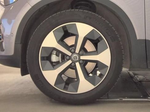 Used 2026 Volvo XC40 B5 Plus AWD/4WD image 6