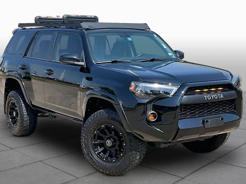 Used 2016 Toyota 4Runner SR5 RWD image 2