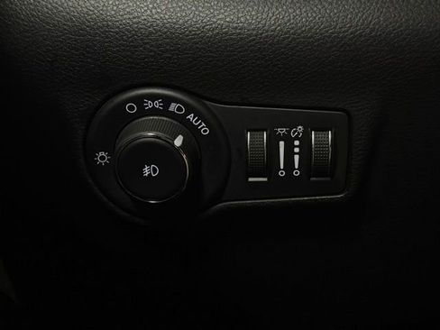 Used 2022 Jeep Compass Latitude image 27